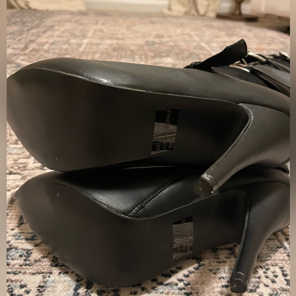 SPIRIT Black Buckle & Strap Dress Up High Heel Boots Zipper Size L 9/10 - Picture 5 of 6